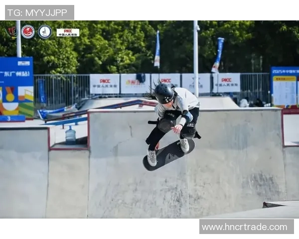 深圳滑板队灵活性创新高引发热议成就滑板运动新标杆